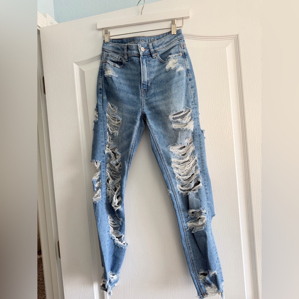 American Eagle Outfitters Light Blue Ripped Mom Jeans